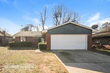 Main picture of 3400 Overland Dr