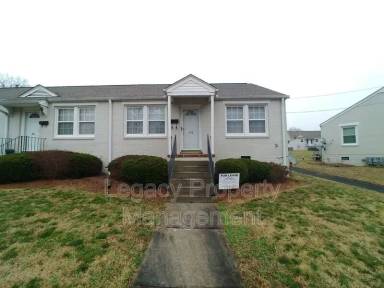 Main picture of 609 E Willowbrook Dr