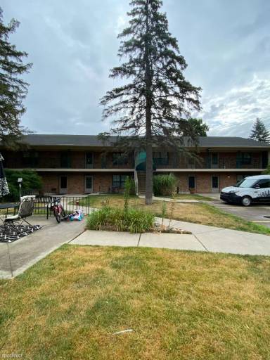 Main picture of 8434 Silver Lake Rd