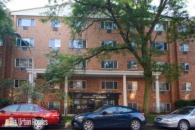 Main picture of 3825 N Pine Grove Ave