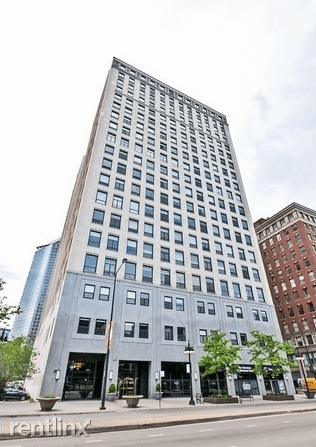 Main picture of Essex on the Park