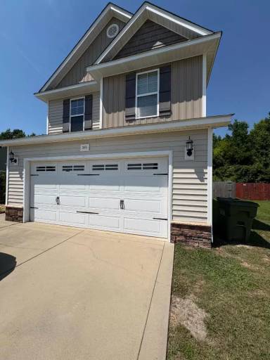 Main picture of 365 Roanoke Dr