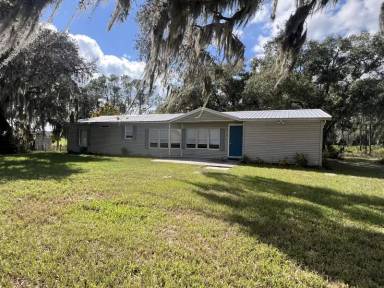 Main picture of 10529 Bay Lake Rd