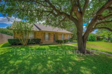 Main picture of 2106 Briarmeadow Dr