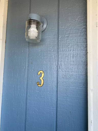 Main picture of 542 Riverside Dr