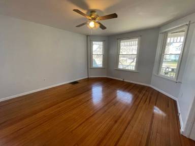 Main picture of 26 Livingston Ave