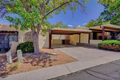 Main picture of 19 Casa Hermosa Dr NE