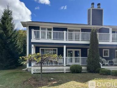 Main picture of 467 Front St