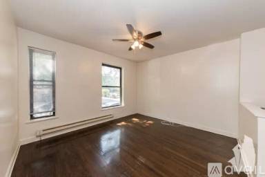 Main picture of 3815-23 N Greenview Ave