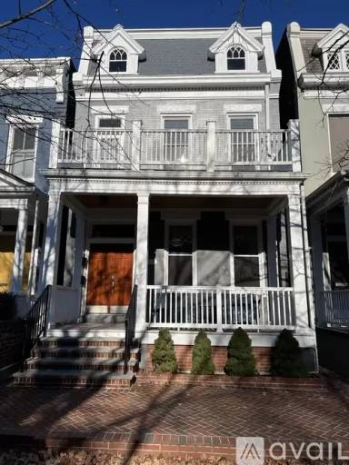 Main picture of 2218 Park Ave
