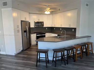 Main picture of 8980 W Flagler St