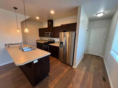 Main picture of 63159 NE De Haviland St
