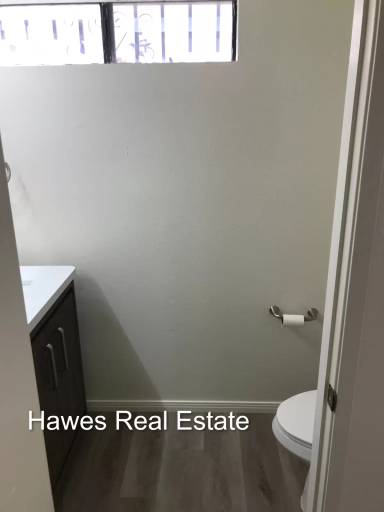 Main picture of 1113 E Grand Ave