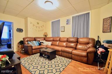 Main picture of 121 Cottage St