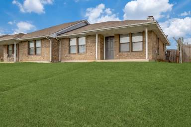 Main picture of 7318 Colonial Dr