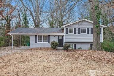 Main picture of 2625 Crestdale Cir SE