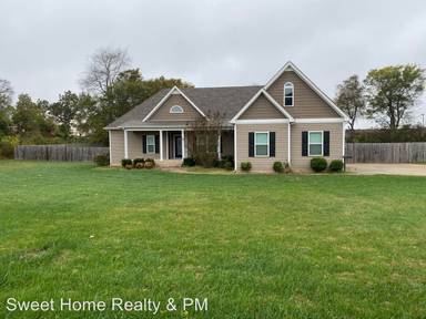 Main picture of 525 Webb Rd