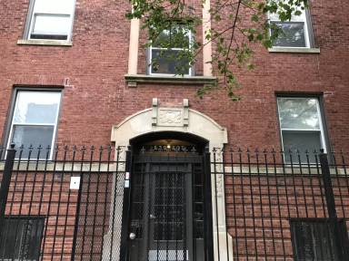 Main picture of 635 E 50th Pl