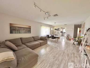 Main picture of 6349 Walk Cir