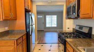 Main picture of 2831 Carleton St