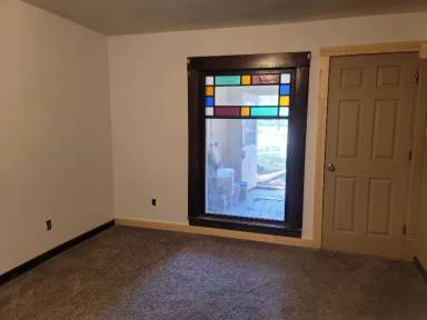 Main picture of 115 E 9th St
