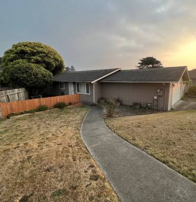 Main picture of 912 Herrick Ave