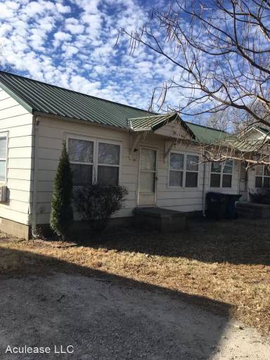 Main picture of 409 SW 3rd St