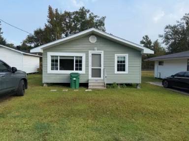 Main picture of 570 Dewey Rd