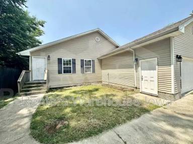 Main picture of 300 W North St