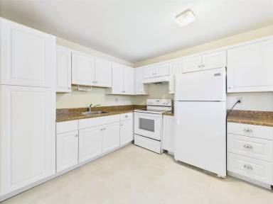 Main picture of 201 S College Rd