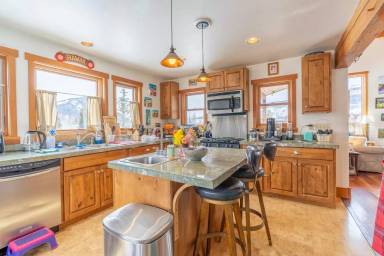 Main picture of 407 Cascadilla St