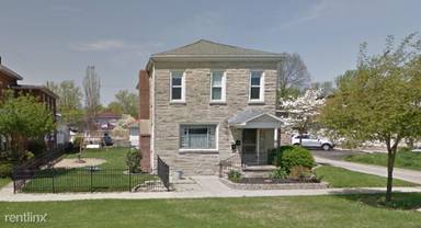 Main picture of 311 N Lake St