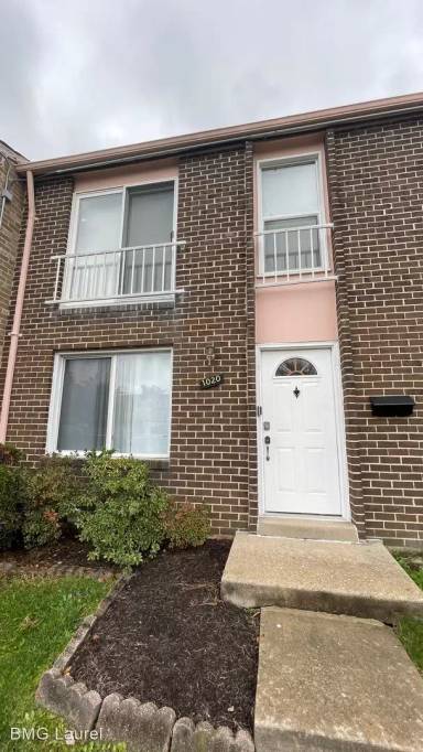 Main picture of 1020 W Side Dr