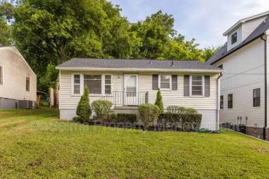 Main picture of 916 Douglas Ave