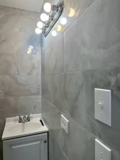 Main picture of 2503 Magnet St
