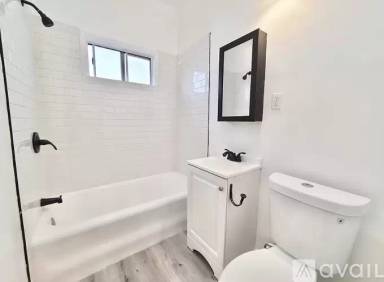 Main picture of 2360 W Washington Blvd