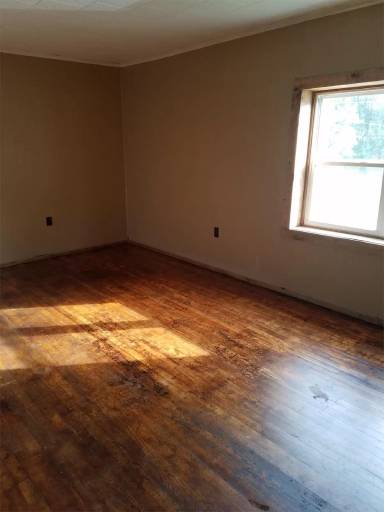 Main picture of 312 W 2nd St S