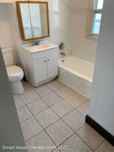 Main picture of 1705 Winslow St