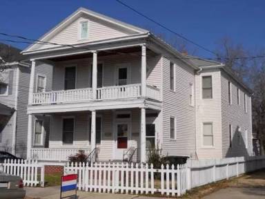 Main picture of 916 Ann St