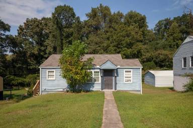 Main picture of 872 Margaret Pl NW