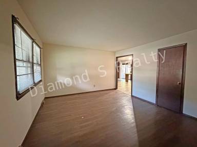 Main picture of 1120 W Morningside St