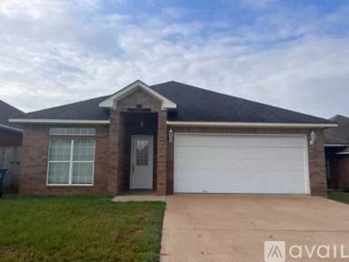 Main picture of 102 Suzy Ln