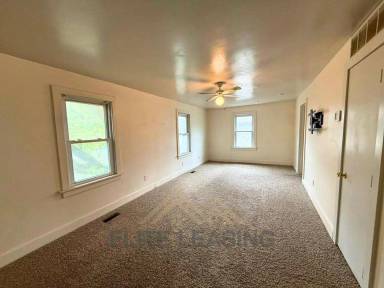 Main picture of 1011 SW Douthitt Ave