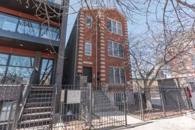 Main picture of 1112 N Marshfield Ave