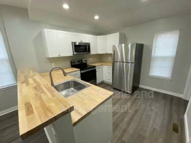 Main picture of 1017 Logan St SE
