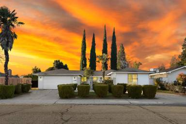Main picture of 6768 Frates Way