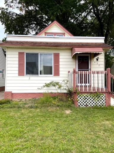 Main picture of 2422 North Ave