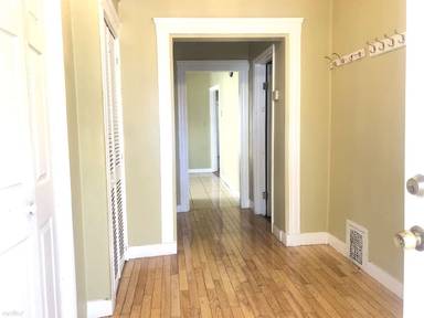 Main picture of 11 Rock Valley Ave