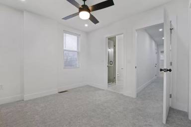 Main picture of 270 S 22nd St