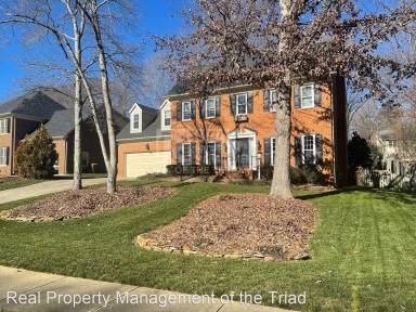 Main picture of 2424 Regents Park Ln